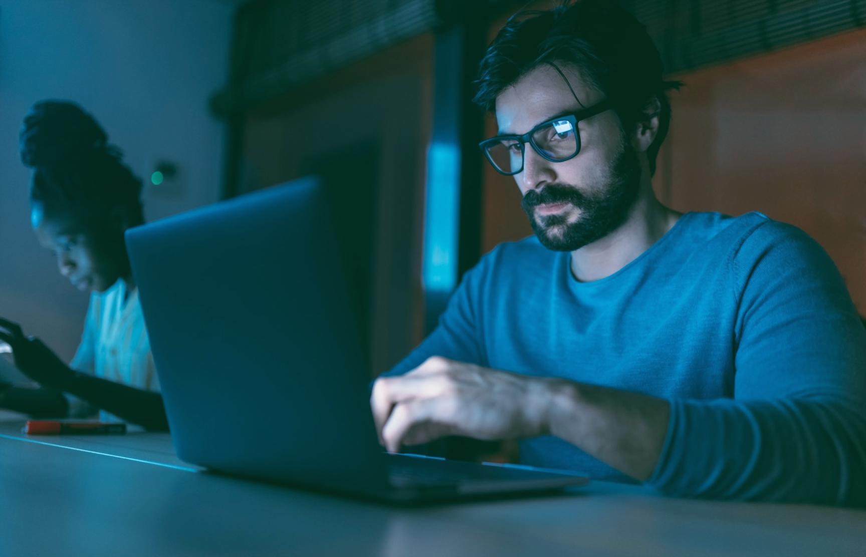 Inwestycje w startupy kontra rynek akcji i obligacji: co naprawdę ryzykujesz?